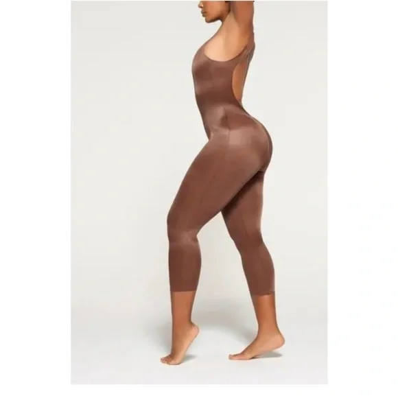 SKIMS Barely There Shape wear Low Back Catsuit  ( SAND ) NEW WITH TAGS! - Picture 5 of 6